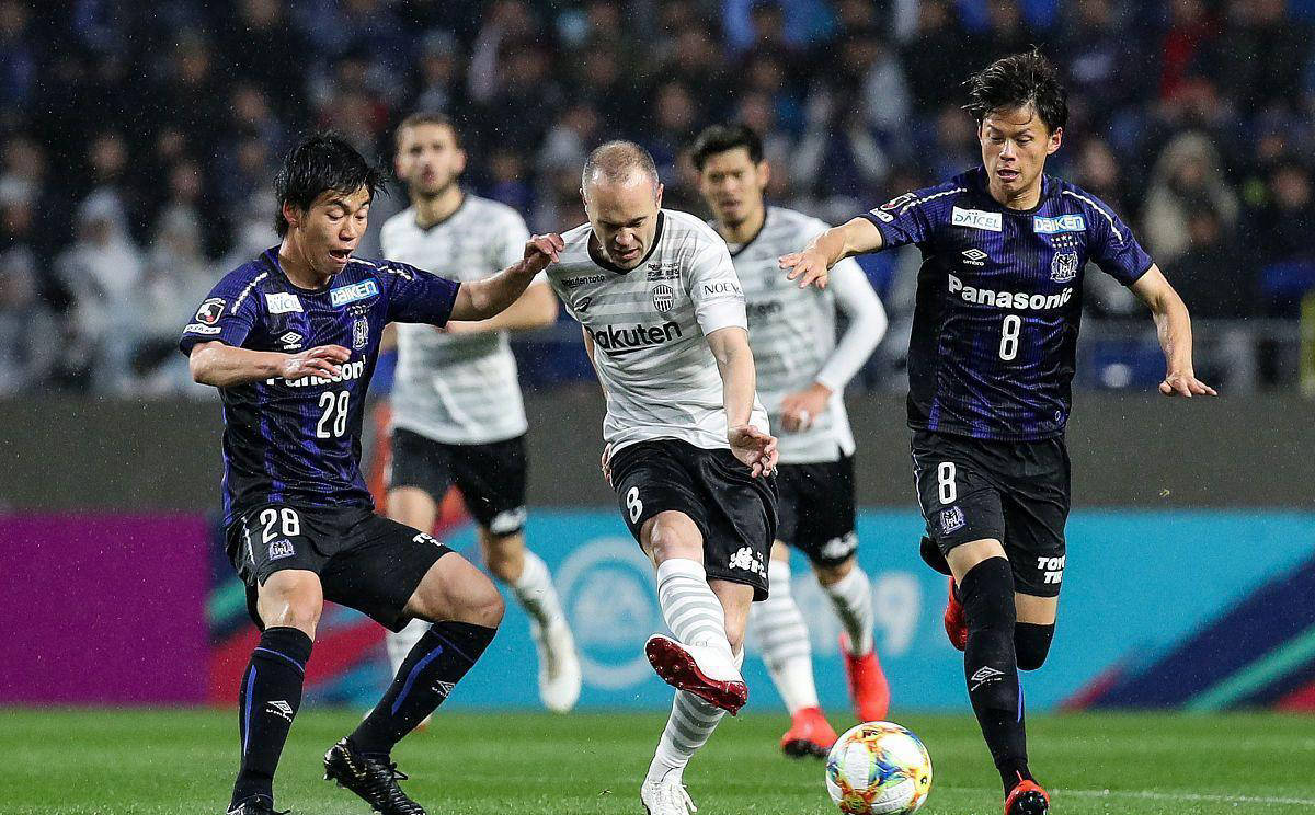 九游体育-莎拉波娃在巴黎圣日耳曼比赛中出色防守，爆冷引发热议！