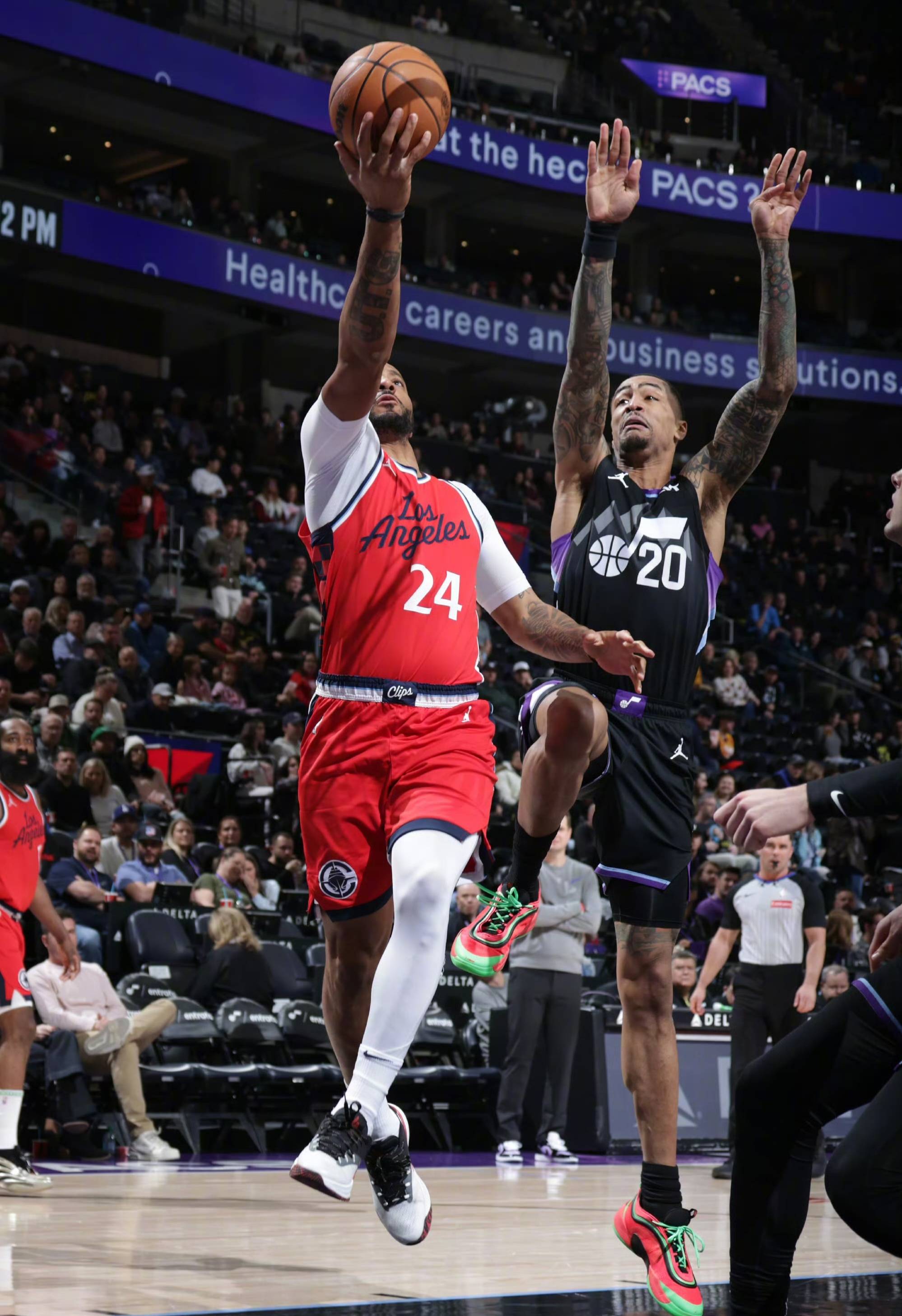 九游-哈登连续二十场比赛得分超过夺冠，曼联不断突破！的简单介绍