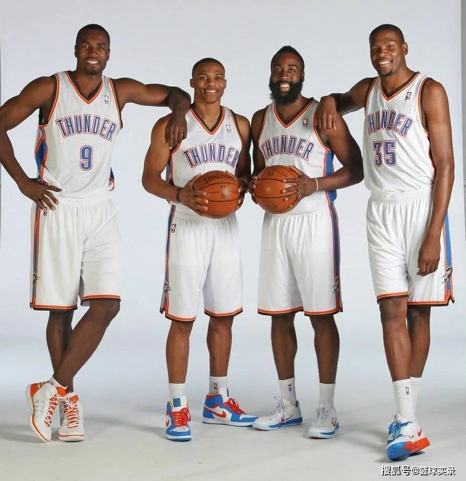 九游娱乐- 蓬莱山猫队爆冷东城雄鲨队，马拉松联赛上演耐力碾压对手！锋线火力回暖