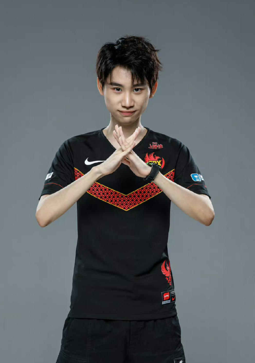 九游体育-包含TheShy迎来三赛季高光表现，RNG球迷沸腾！的词条