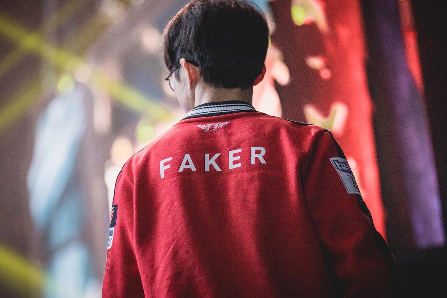 九游娱乐-包含Faker迎来七赛季高光表现，公牛球迷沸腾！的词条